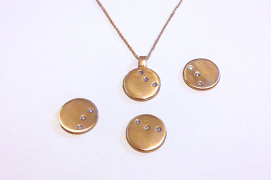 Breathing new life into family jewellery. Reimagined heirlooms.