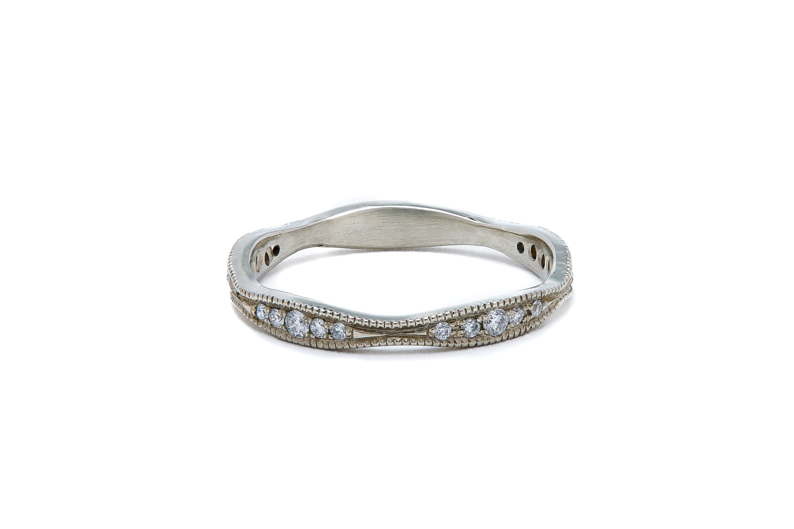 Scalloped Graduated Pavé