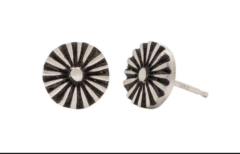 Daisy Studs