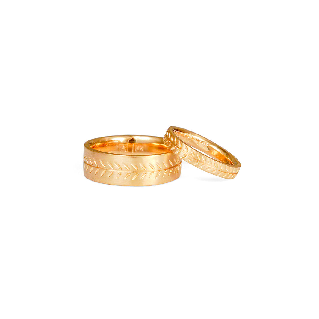 Etched Vine Wedding Ring Set