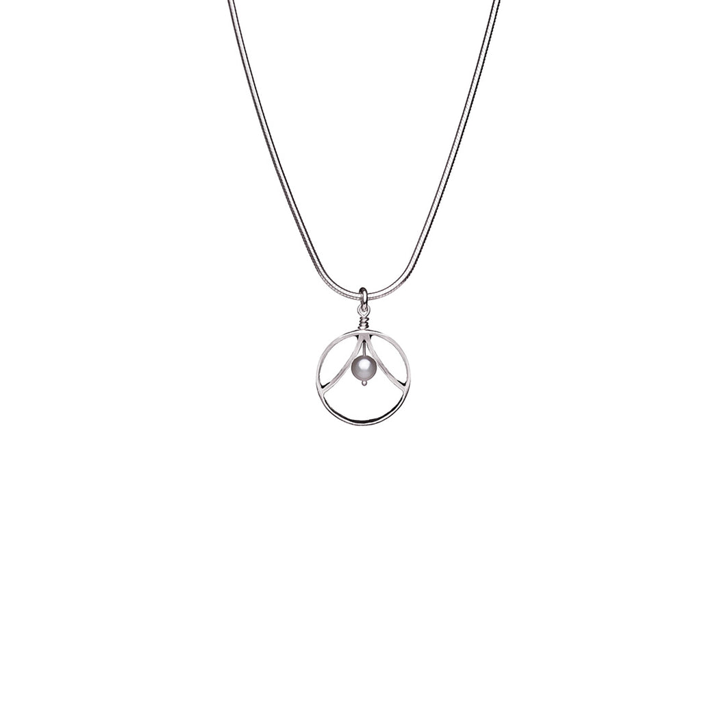 Double Leaf Round Necklace With Pearl